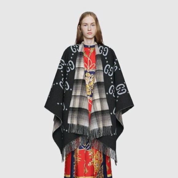 Gucci poncho - Picture 9 of 9